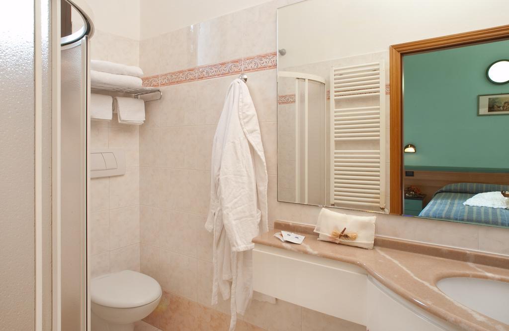 Hotel Villa Luigia Rimini Exterior foto